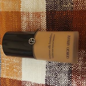 Giorgio Armani Luminous Silk Foundation